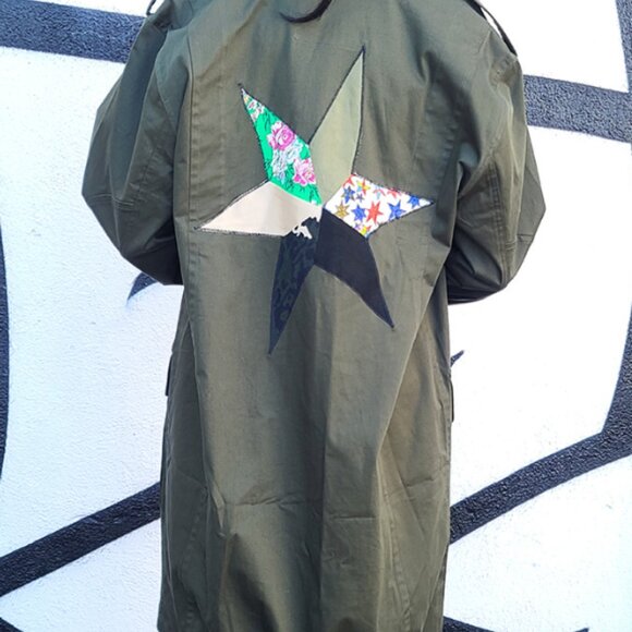 Zadig & Voltaire Kiddy Mili Etoiles Parka WJCP2901F – Chic Utility Meets Effortl - Picture 4 of 13